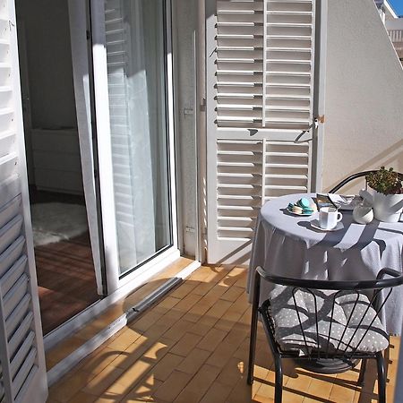 Apartmani Igor Makarska Rum bild