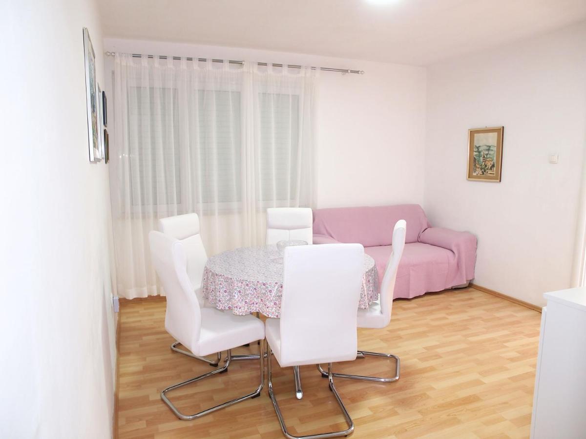Apartmani Igor Makarska Rum bild